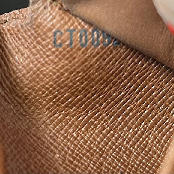 LOUIS VUITTON Monogram Marco Wallet - Picture 8 of 8